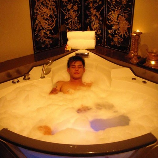  Jacuzzi